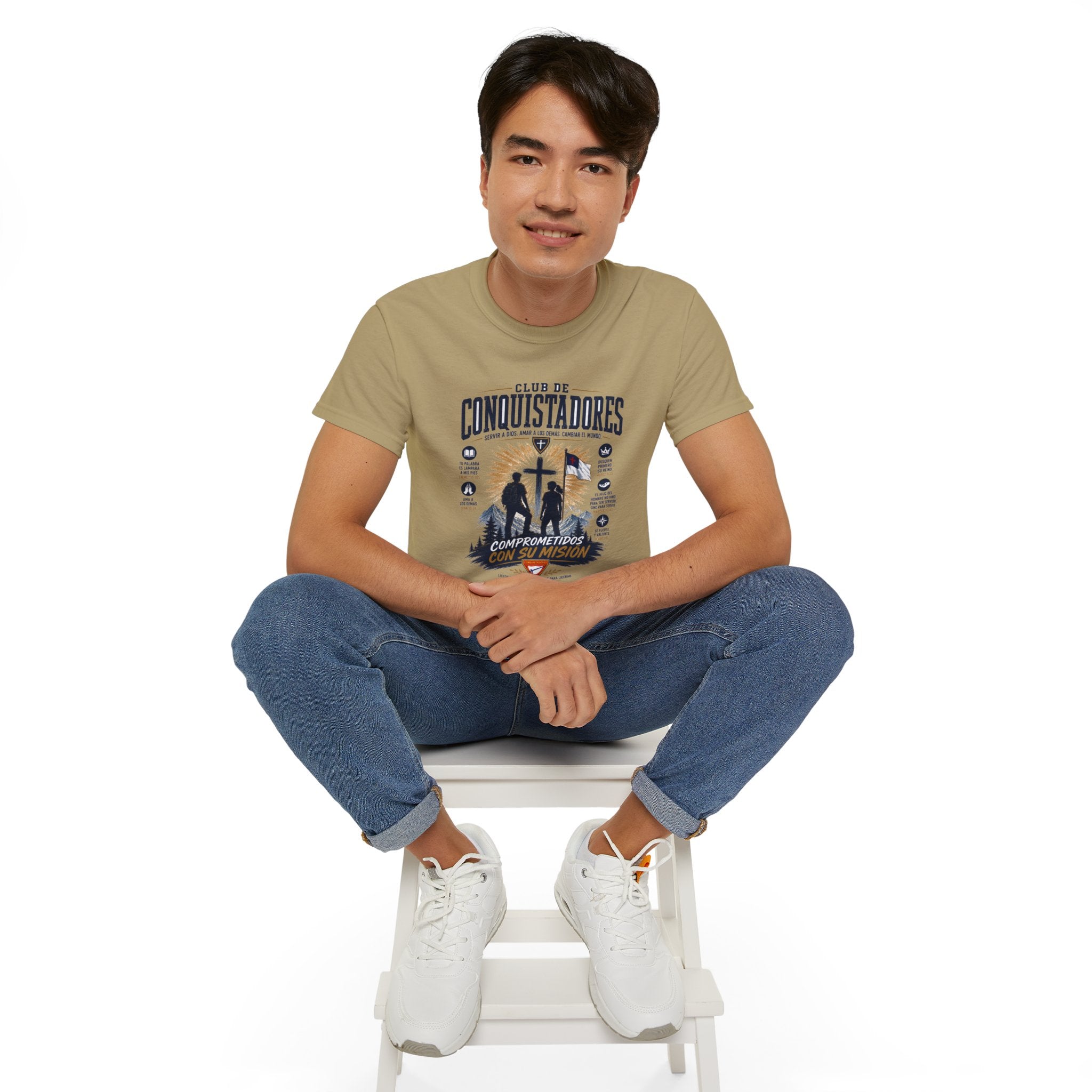 Conquistadores comprometido con su misión T-Shirt | Silueta de cruz cristiana, diseño de insignia de fe