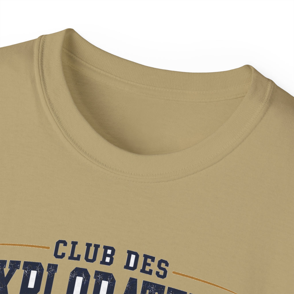 Explorateurs engagés dans leur mission T-shirt | Croix chrétienne silhouette, design d’insigne de foi