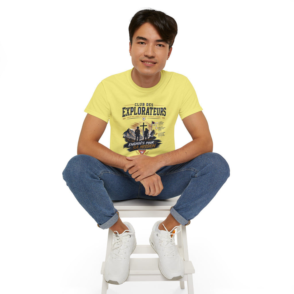 Explorateurs engagés dans leur mission T-shirt | Croix chrétienne silhouette, design d’insigne de foi